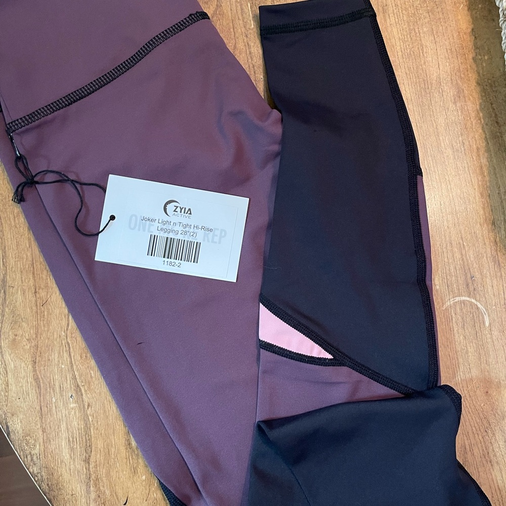 Zyia Discontinued Joker Light and Tights 7/8 length size 2 NWT